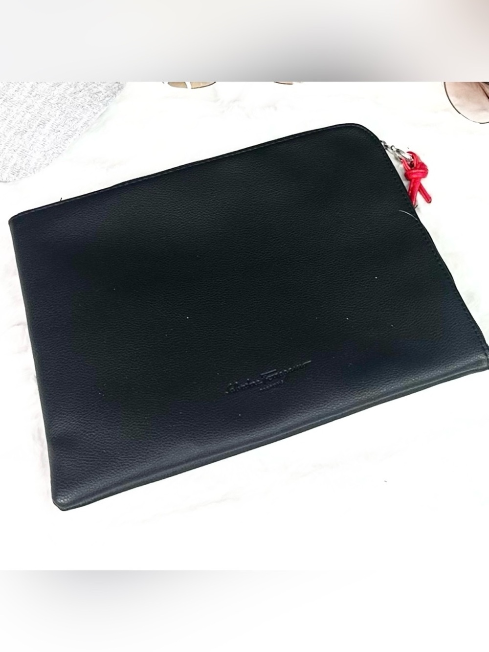 *SALVATORE FERRAGAMO* NWOT Perfume
Alitalia Airlines Magnifica Zip Cosmetic Case